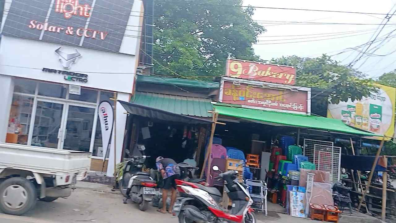 ခန့်ဝင်းအောင် စတီး အလူမီနီယံ အရောင်းပြခန်း