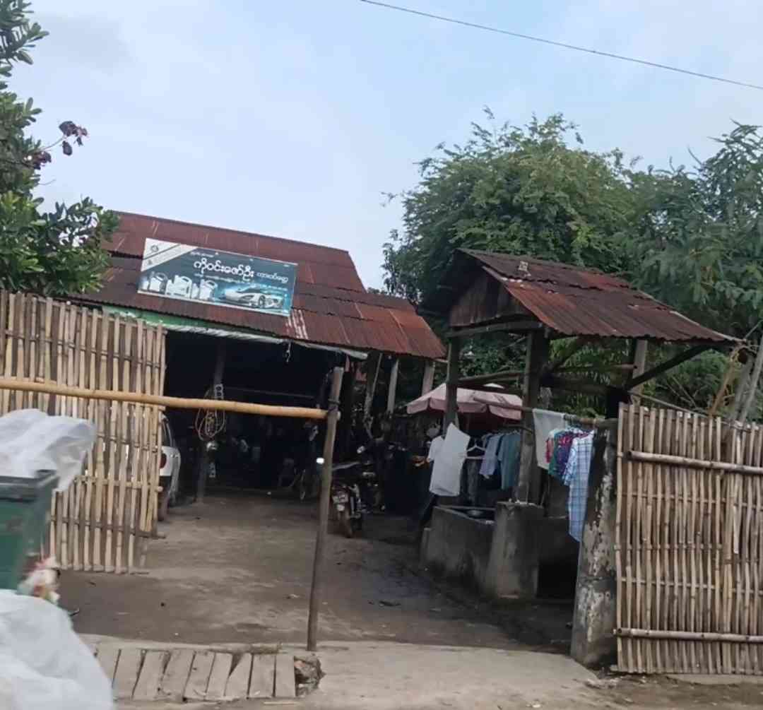 ကိုဝင်းဇော်ဦး ကားဝပ်ရှော့