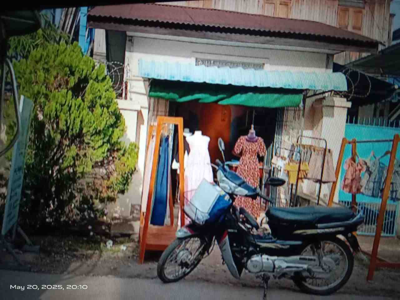 YSSH (local clothing) အထည်ဆိုင်
